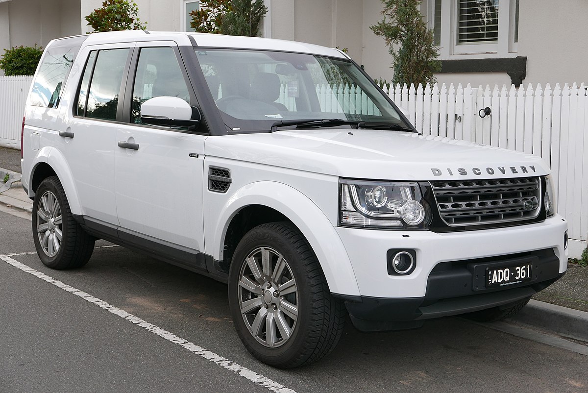 2015_Land_Rover_Discovery_(L319_MY15)_TDV6_wagon_(2015-07-24)_01